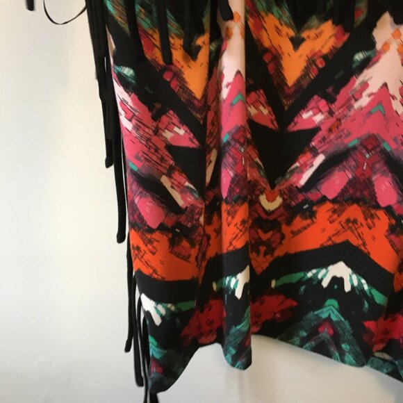 Arizona Bohemian Fusion Tassel Hemmed Tank - Picture 8 of 15